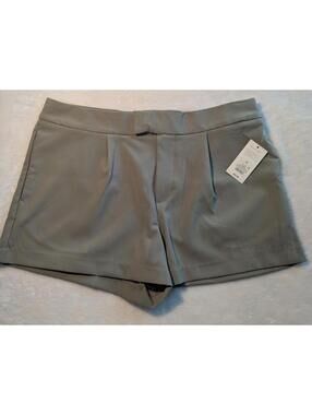 NWT Army Green Women's Dress Shorts Size 16 with Tags